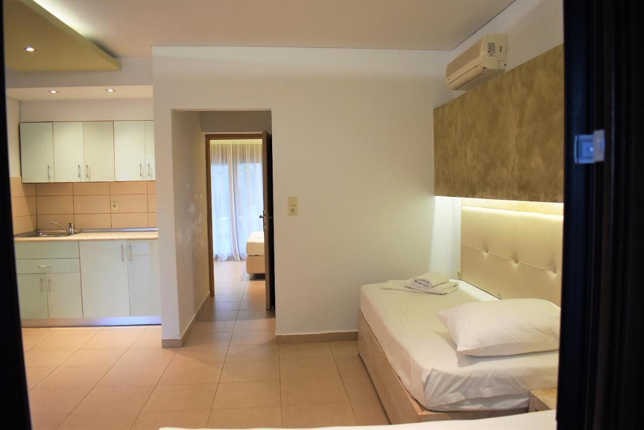 Studios Apartments Irini Patira โปตอส ภายนอก รูปภาพ